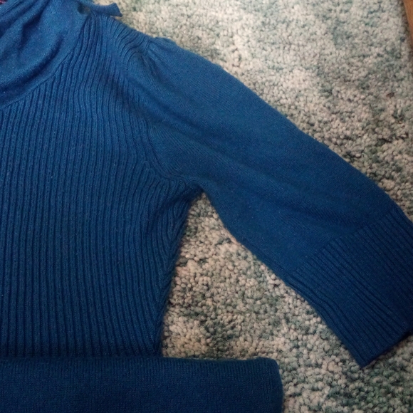 Girl's Sweater Dress - L - Picture 6 of 10